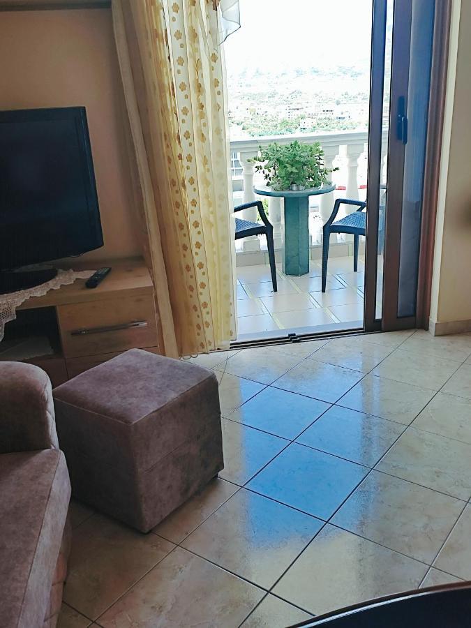 Vila He-ar Apartament Saranda